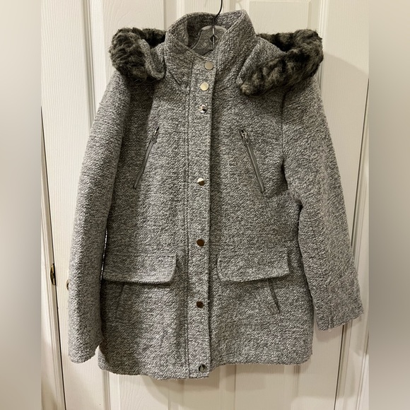 Ana Sweater , Size M Gray color Good condition Used - Picture 2 of 12